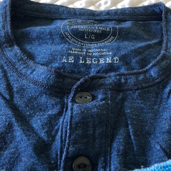 Men’s AE legend t shirts - Picture 2 of 4